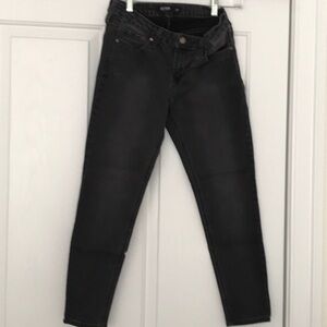 JUST BLACK skinny jean